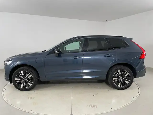 Volvo XC60 T6 AWD PHEV 4 Life 18,8kWh Plus Dark Aut. | Sta... Ansicht 3