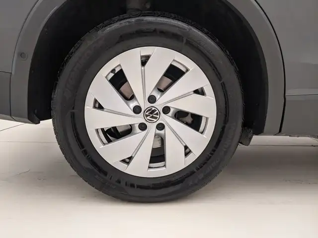 Volkswagen Tiguan view 9