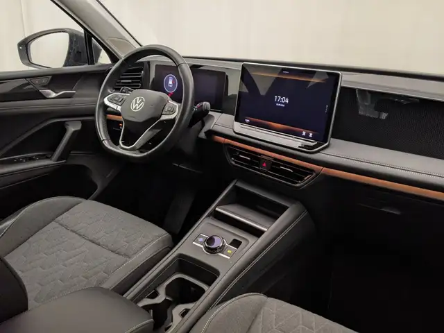 Volkswagen Tiguan view 6
