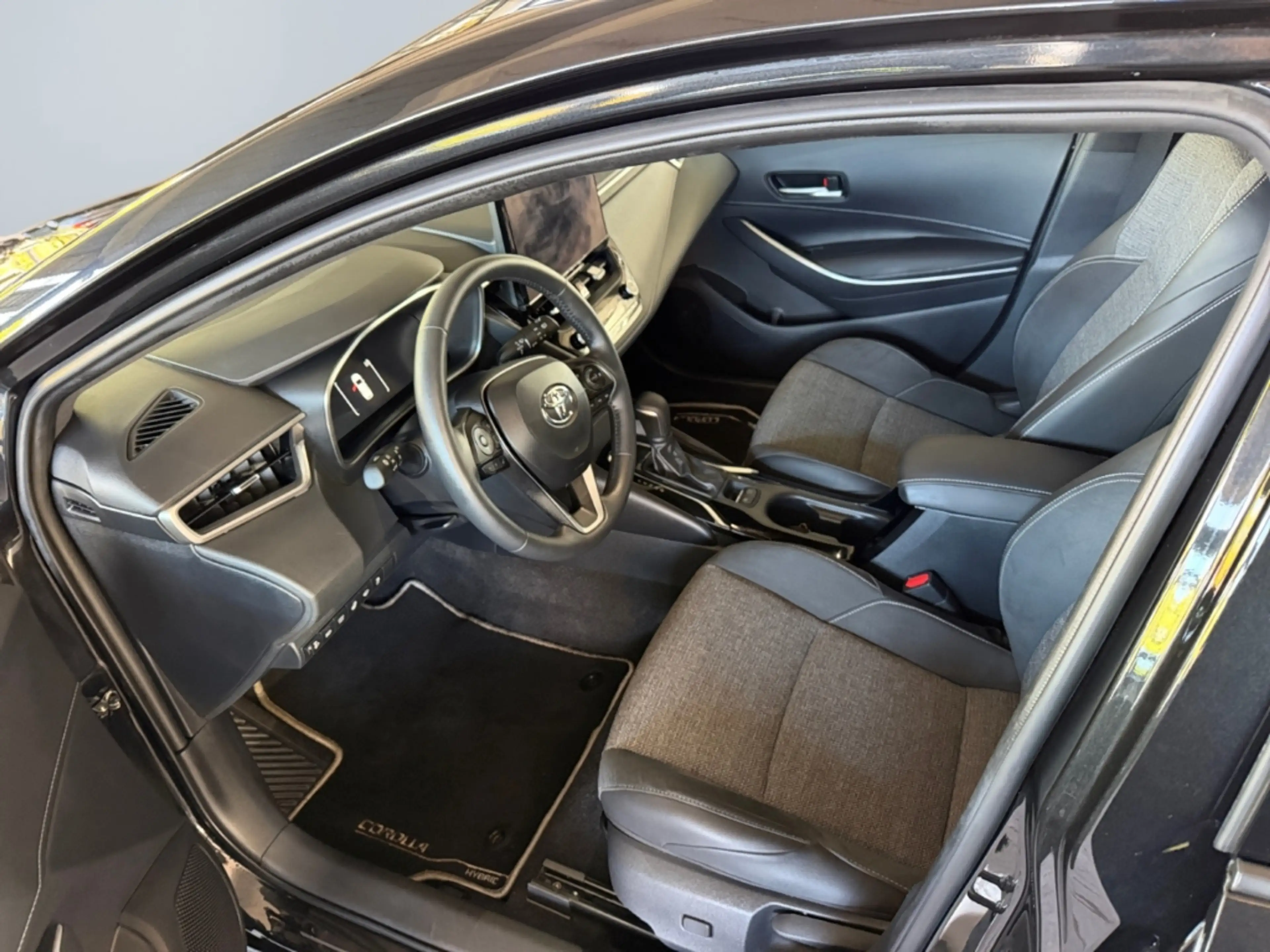 Toyota Corolla 1.8 TS Hybrid Teamplayer *LED*SHZ*CAM*PDC* — photo 9