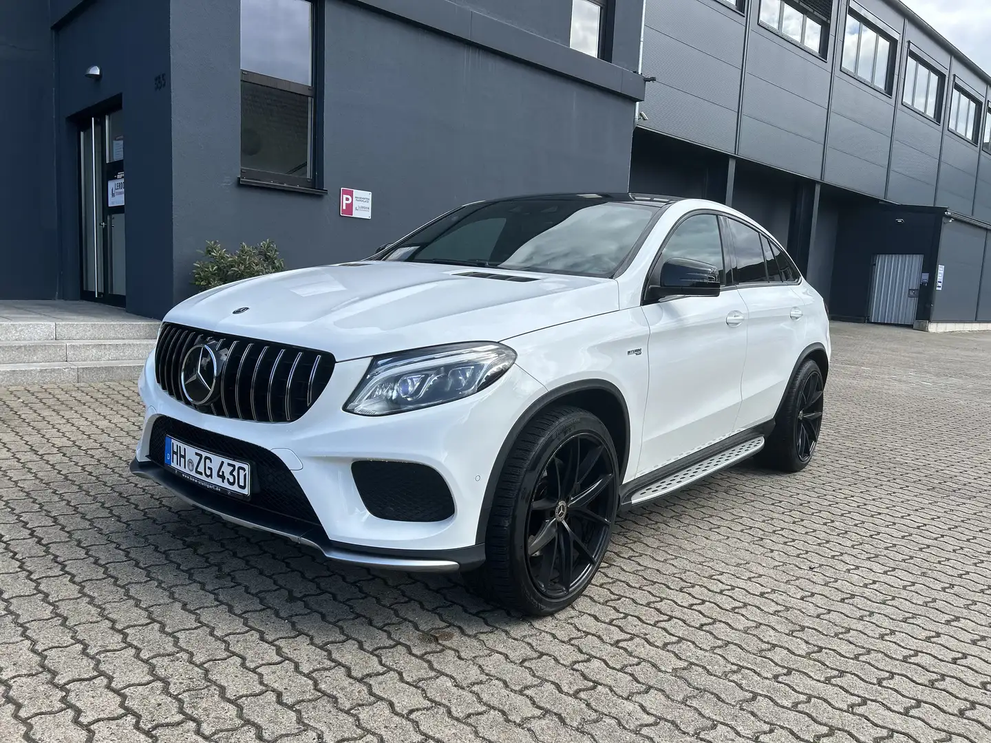 Mercedes-Benz GLE 43 AMG Coupe // Scheckheft / 22 Zoll / Panorama - 1