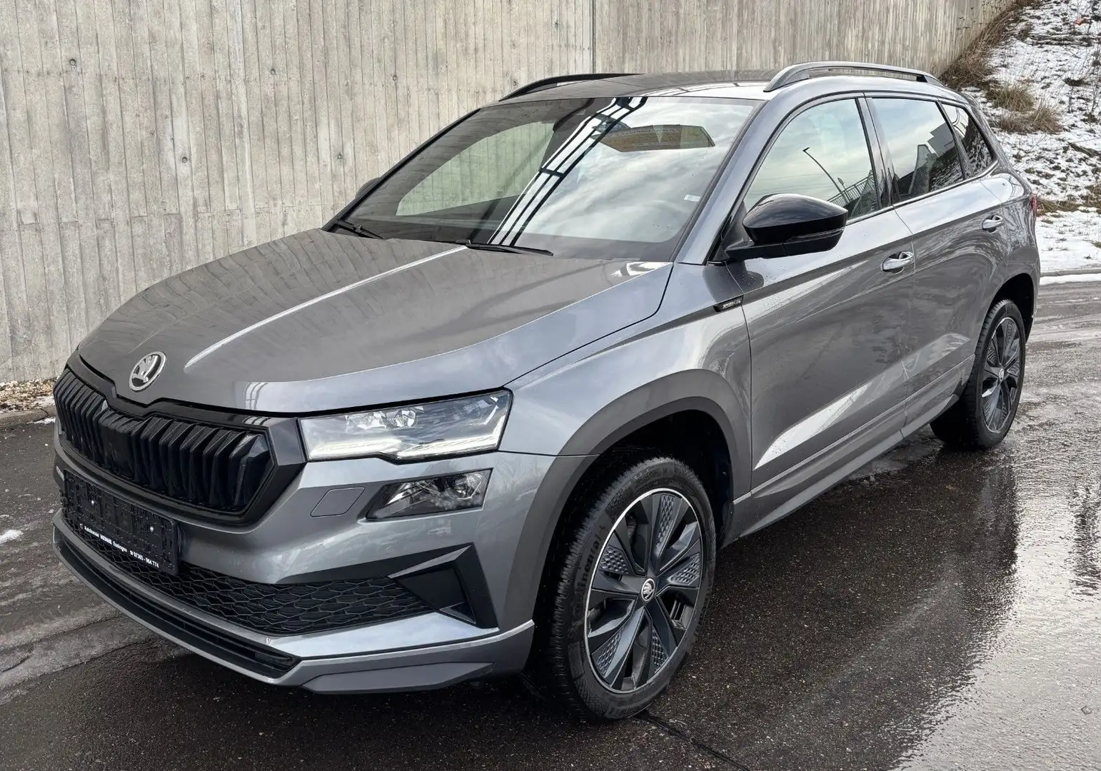 Skoda Karoq 1.5 Sportline DSG Matrix Virtu App ACC Gris - 1