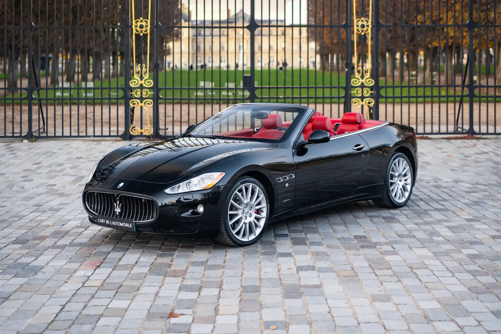 Maserati GranCabrio 4.7 V8 - beautiful spec and condition, 42 900 kms Noir - 1