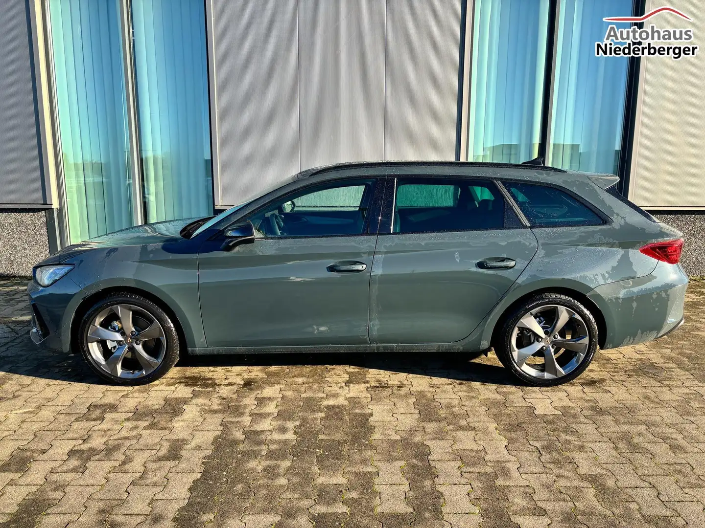 CUPRA Leon Sportstourer Basis 1.5 TSI 150PS 6-Gang, 5 Jahr... Blau - 2