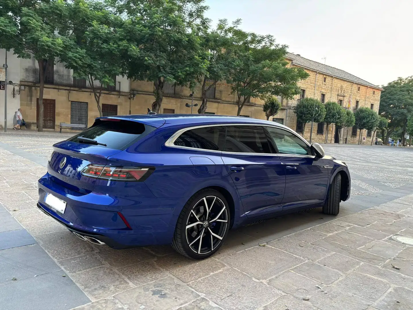Volkswagen Arteon Arteon Shooting Brake 2.0 TSI R DSG7 235kW R Azul - 2