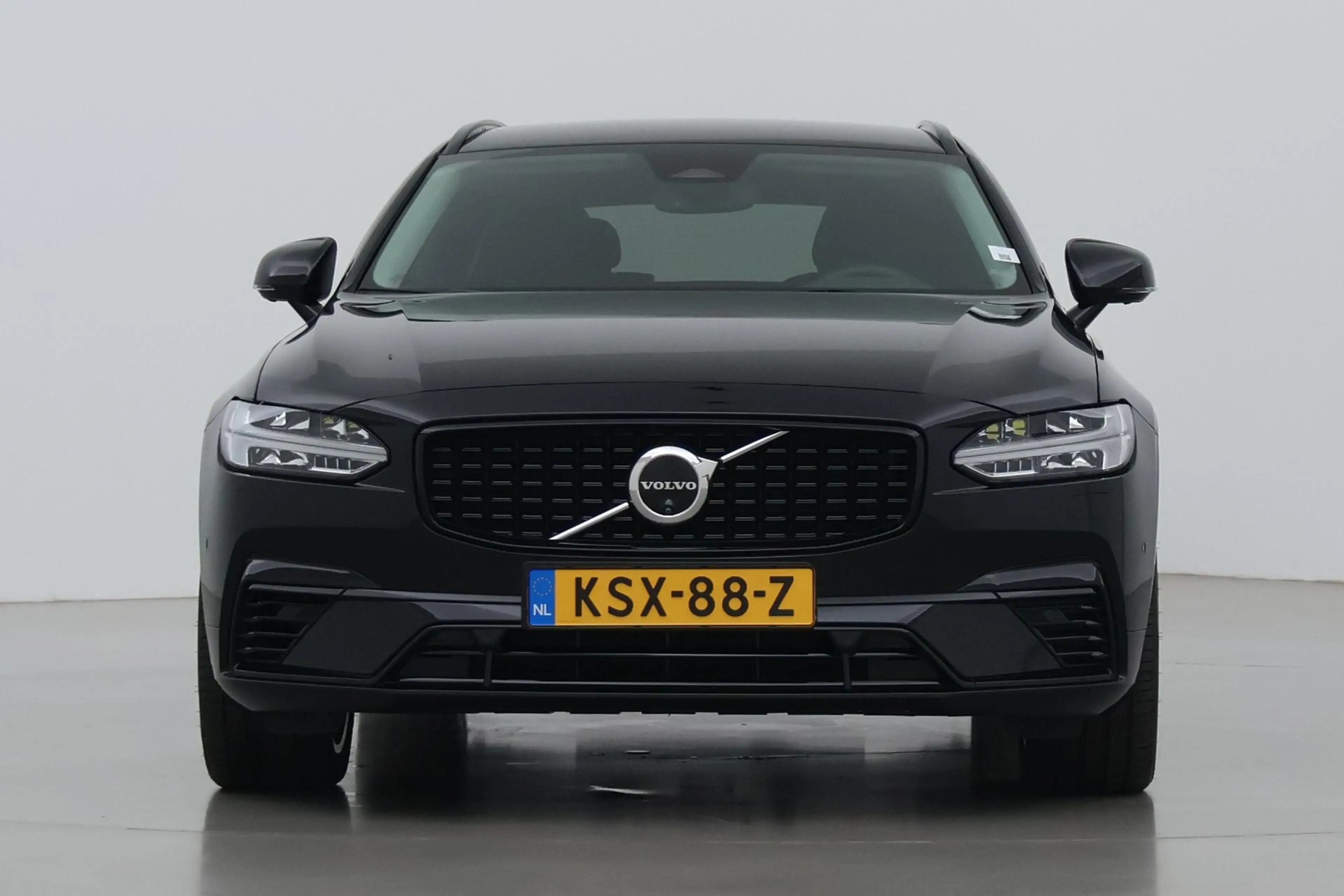 Volvo V90 T8 Plug-in hybrid Plus Dark | ACC | 360° Camera | — photo 16
