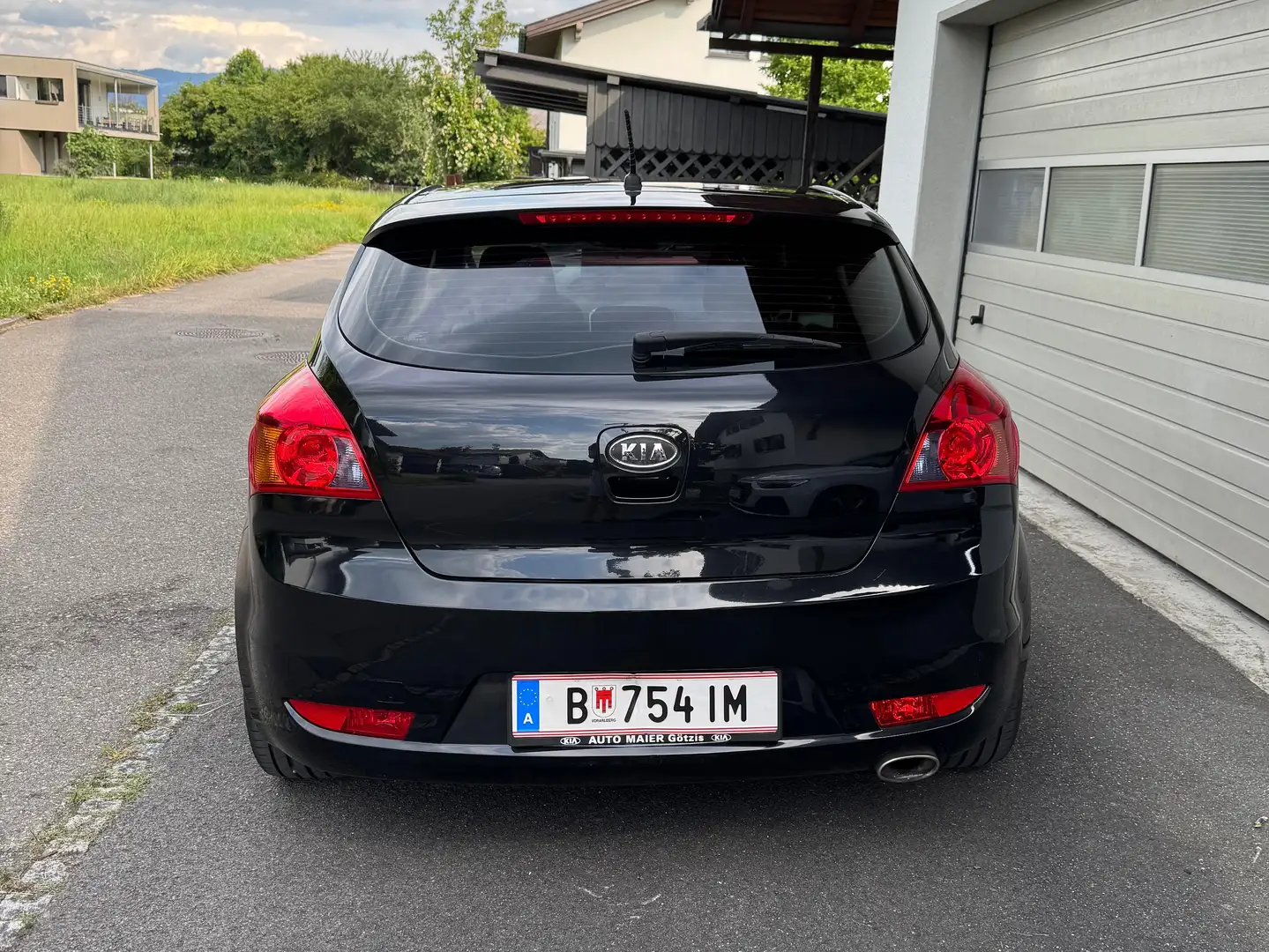 Kia ProCeed / pro_cee'd pro cee'd 1,6 CRDi Cool ECO DPF ISG Schwarz - 2