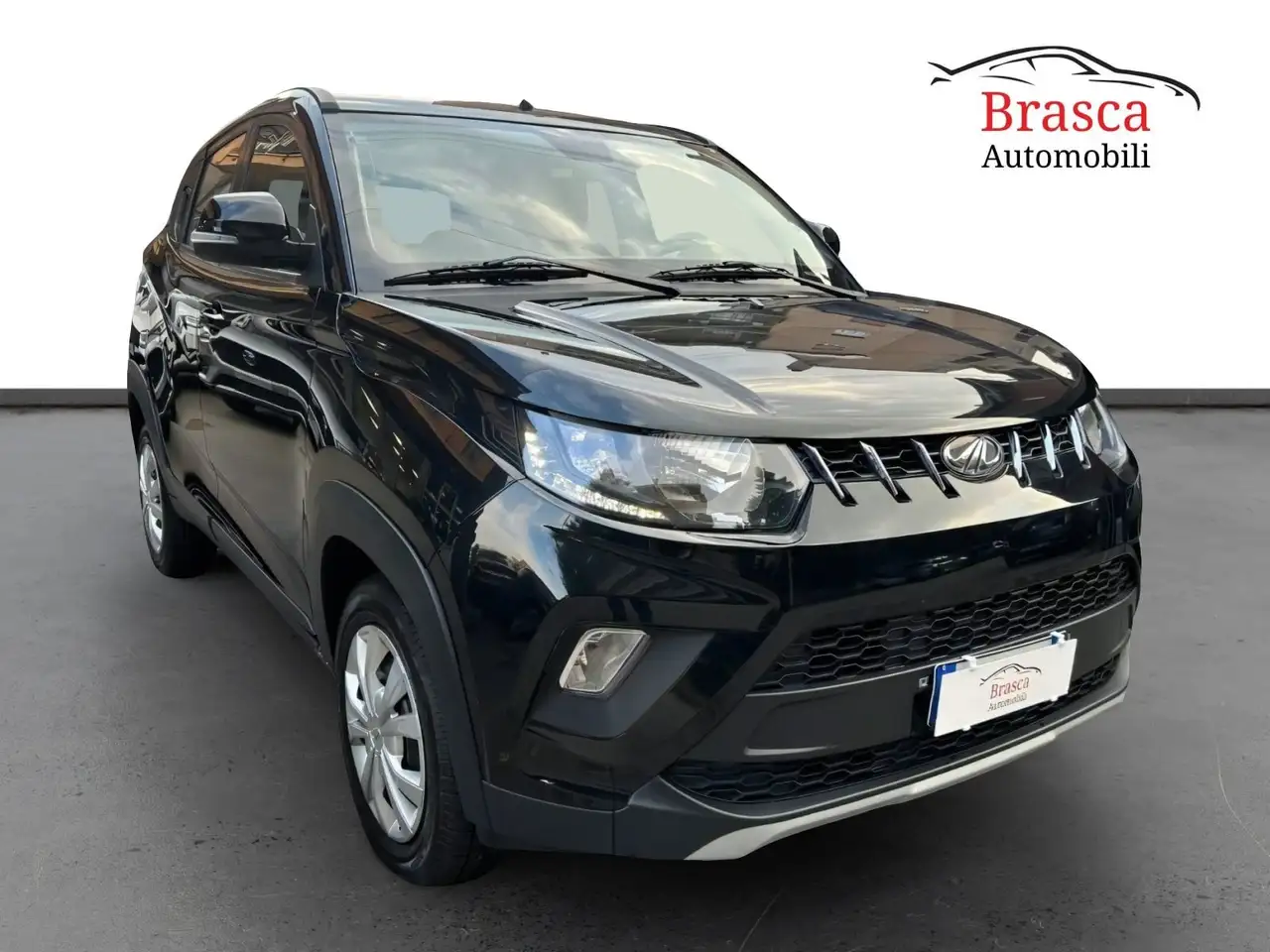 Mahindra KUV100