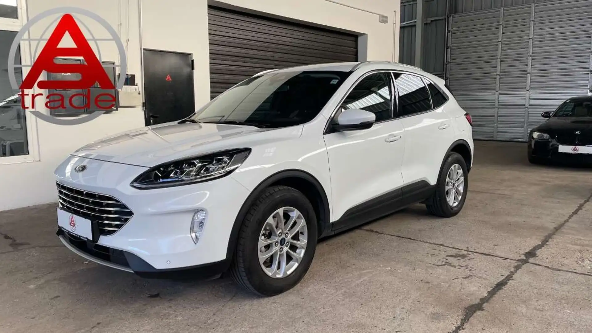 Ford Kuga 2,5 Duratec FHEV Titanium X Aut. Weiß - 1