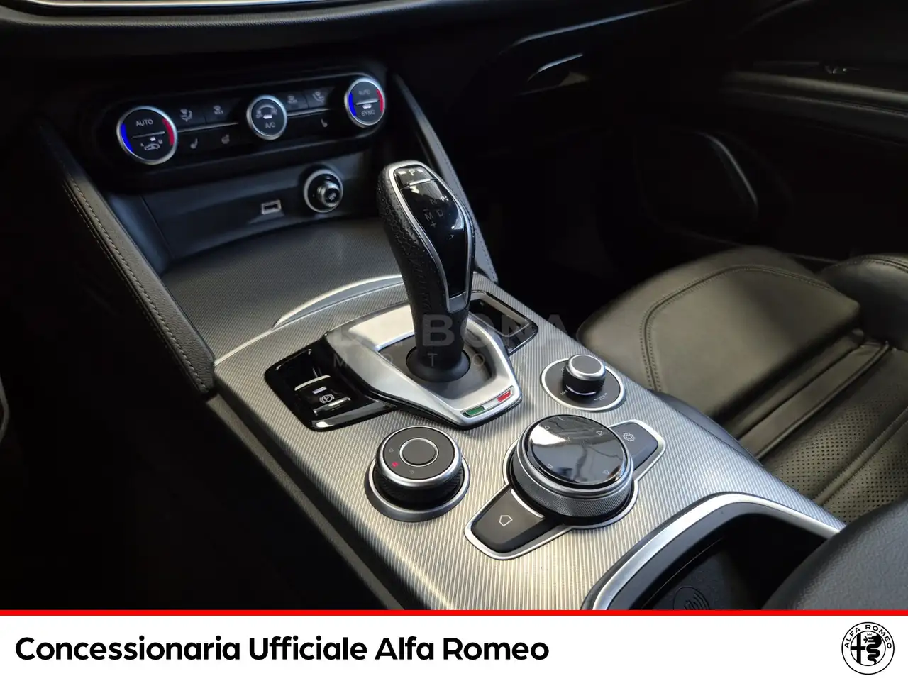 Alfa Romeo Stelvio 2021 — фото 18