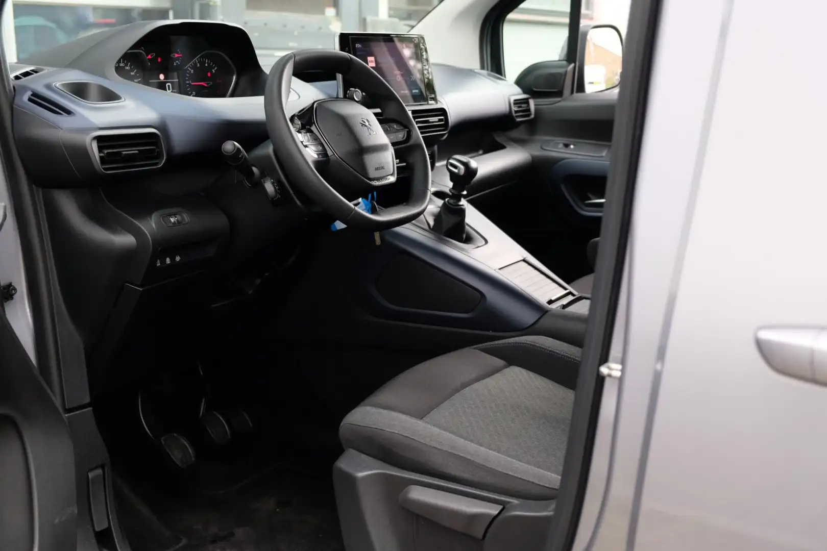 Peugeot Rifter 1.2 Puretech Allure *D.riem vervangen* Cruise/Clim Grijs - 2