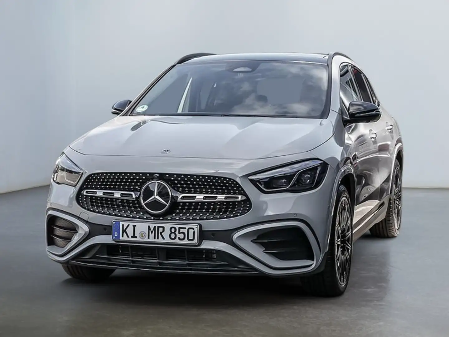 Mercedes-Benz GLA 200 AMG NIGHT MULTI 360 AHK DISTR KAMERA PDC Grau - 2