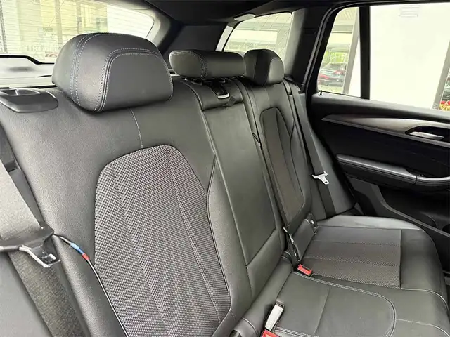 BMW X3 view 25