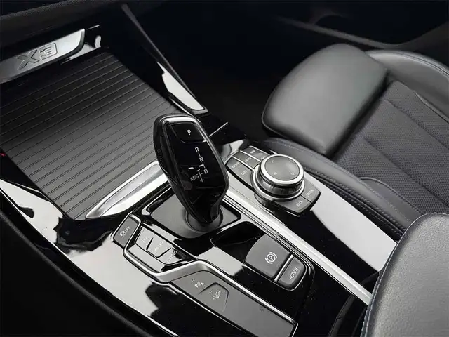 BMW X3 view 14