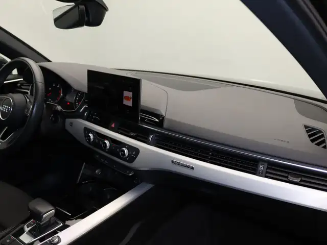 Audi A4 view 10