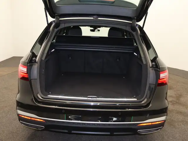 Audi A4 view 7