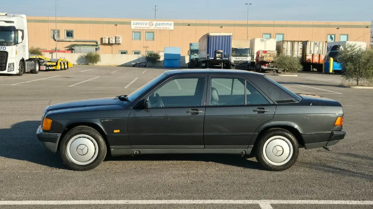 Mercedes-Benz 190 MERCEDES 190 E TETTO APRIBILE, foto 2