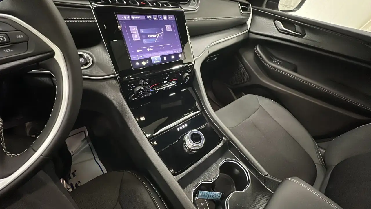 Jeep Grand Cherokee снимка Jeep Grand Cherokee