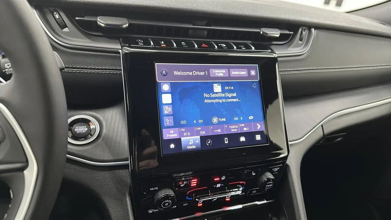 Jeep Grand Cherokee снимка Jeep Grand Cherokee