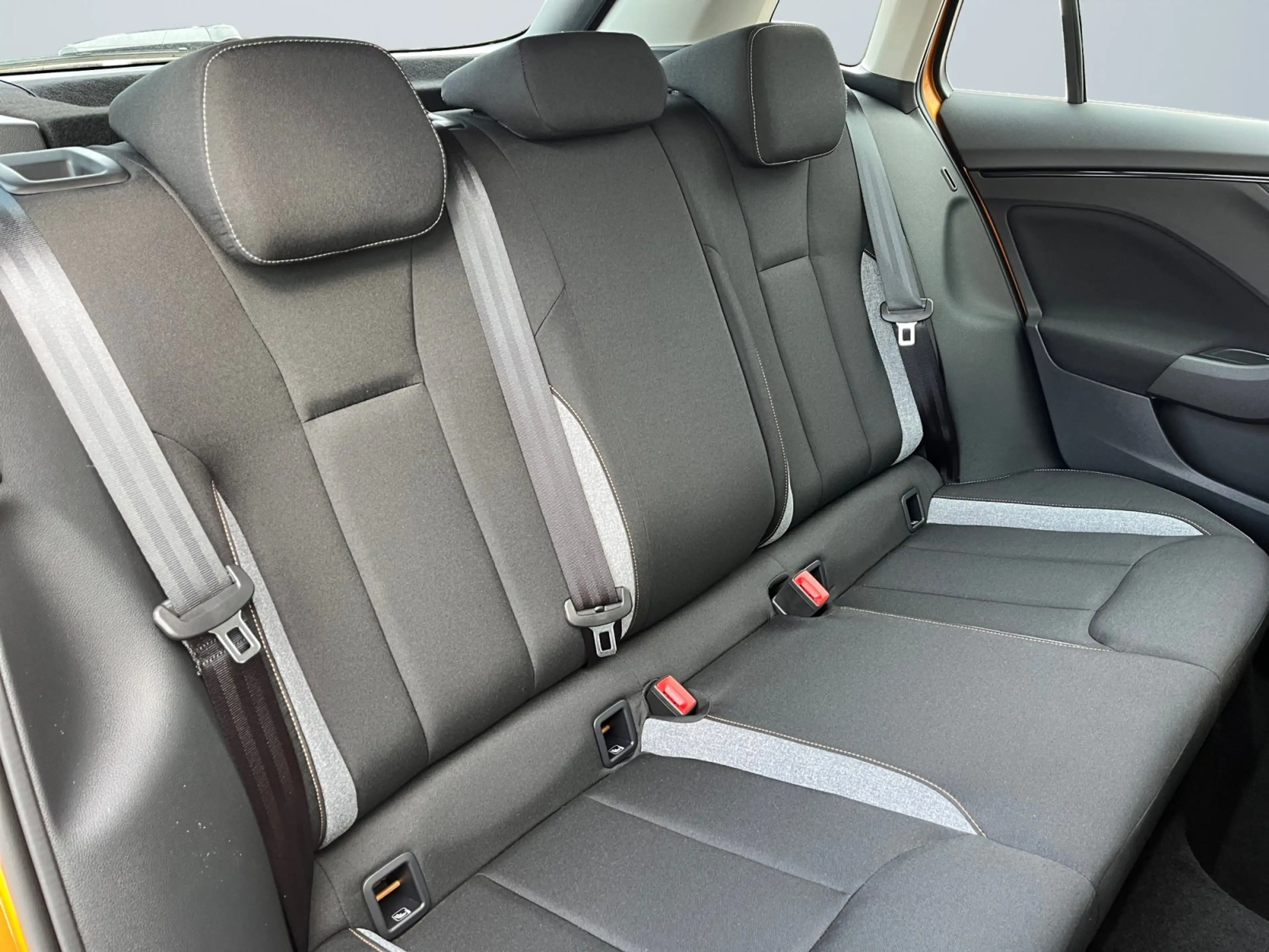 Skoda Kamiq Tour 1.0 TSI Matrix-LED AHK-schwenkbar USB — photo 11