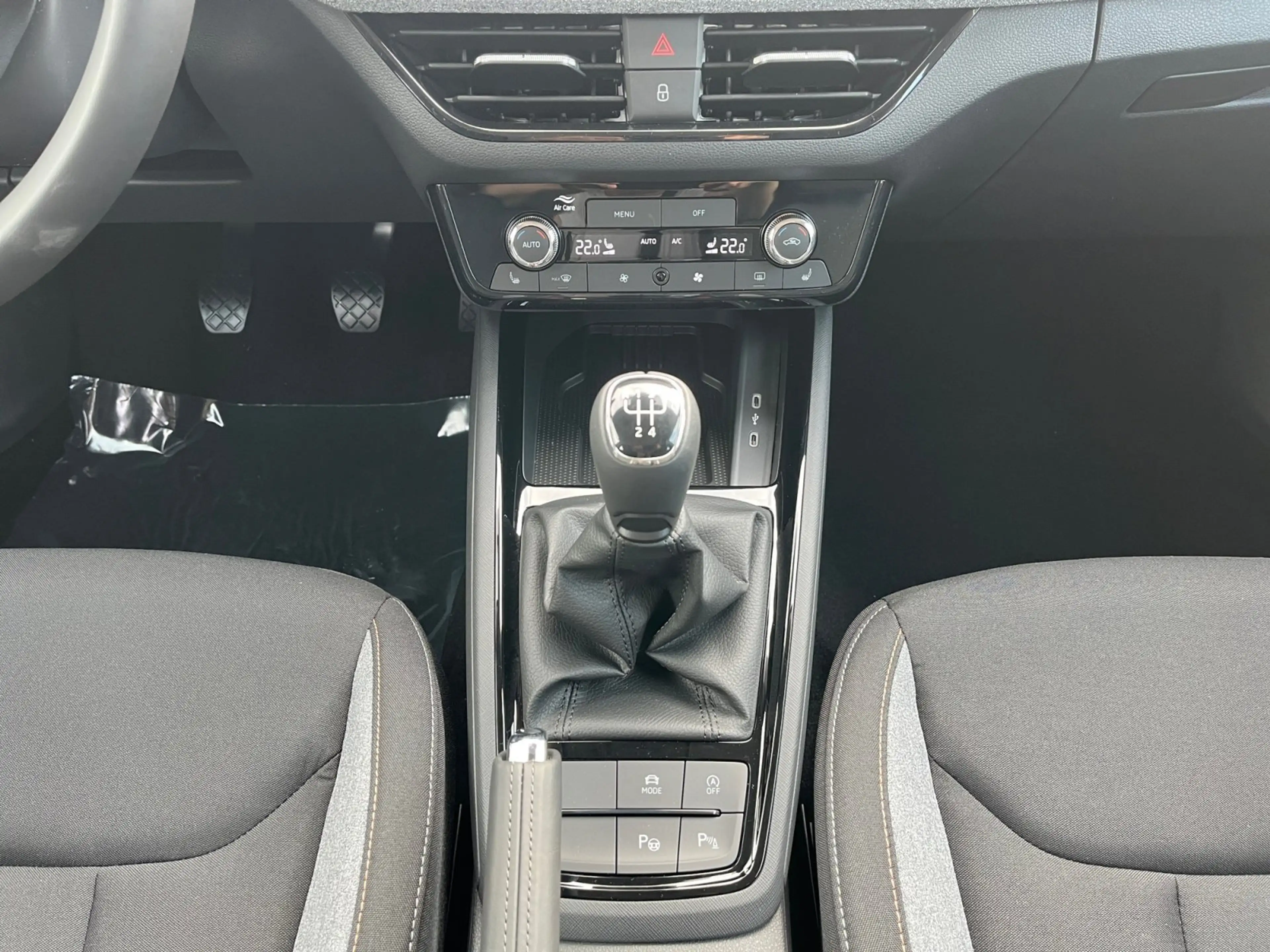 Skoda Kamiq Tour 1.0 TSI Matrix-LED AHK-schwenkbar USB — photo 9