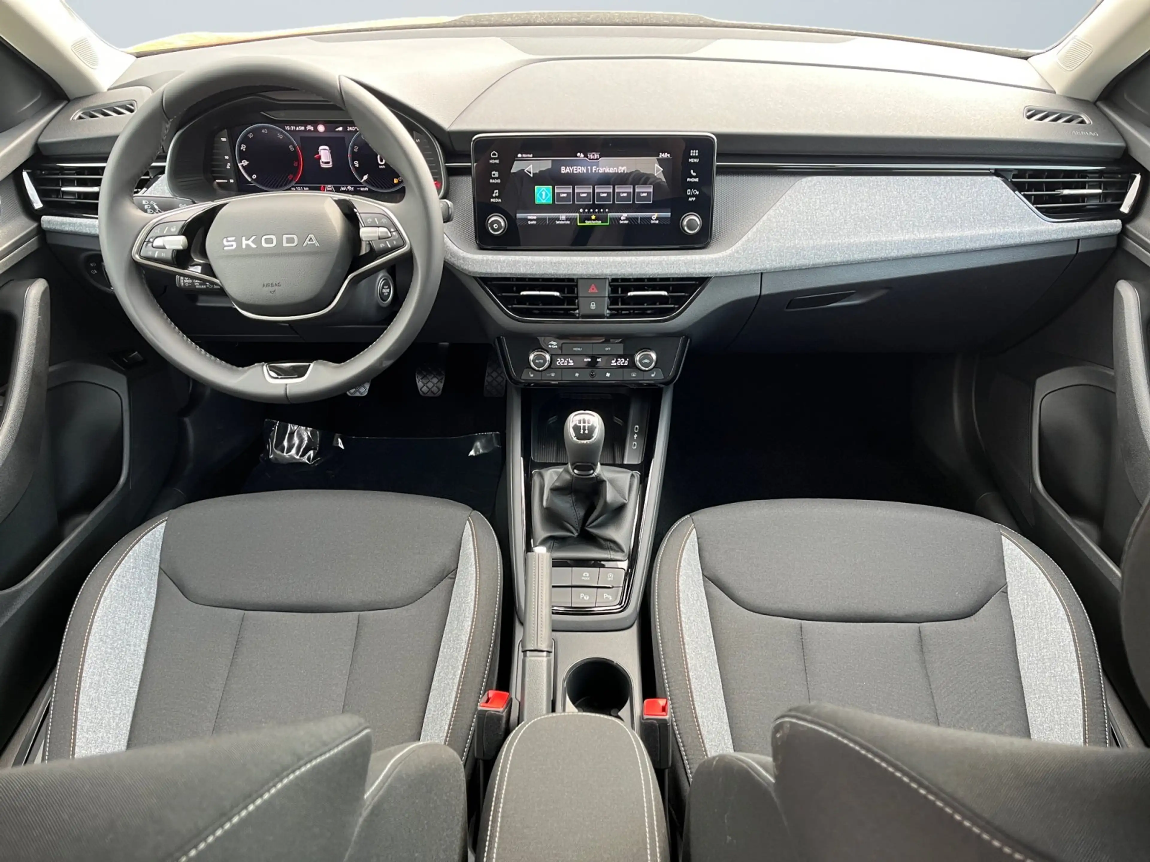 Skoda Kamiq Tour 1.0 TSI Matrix-LED AHK-schwenkbar USB — photo 8