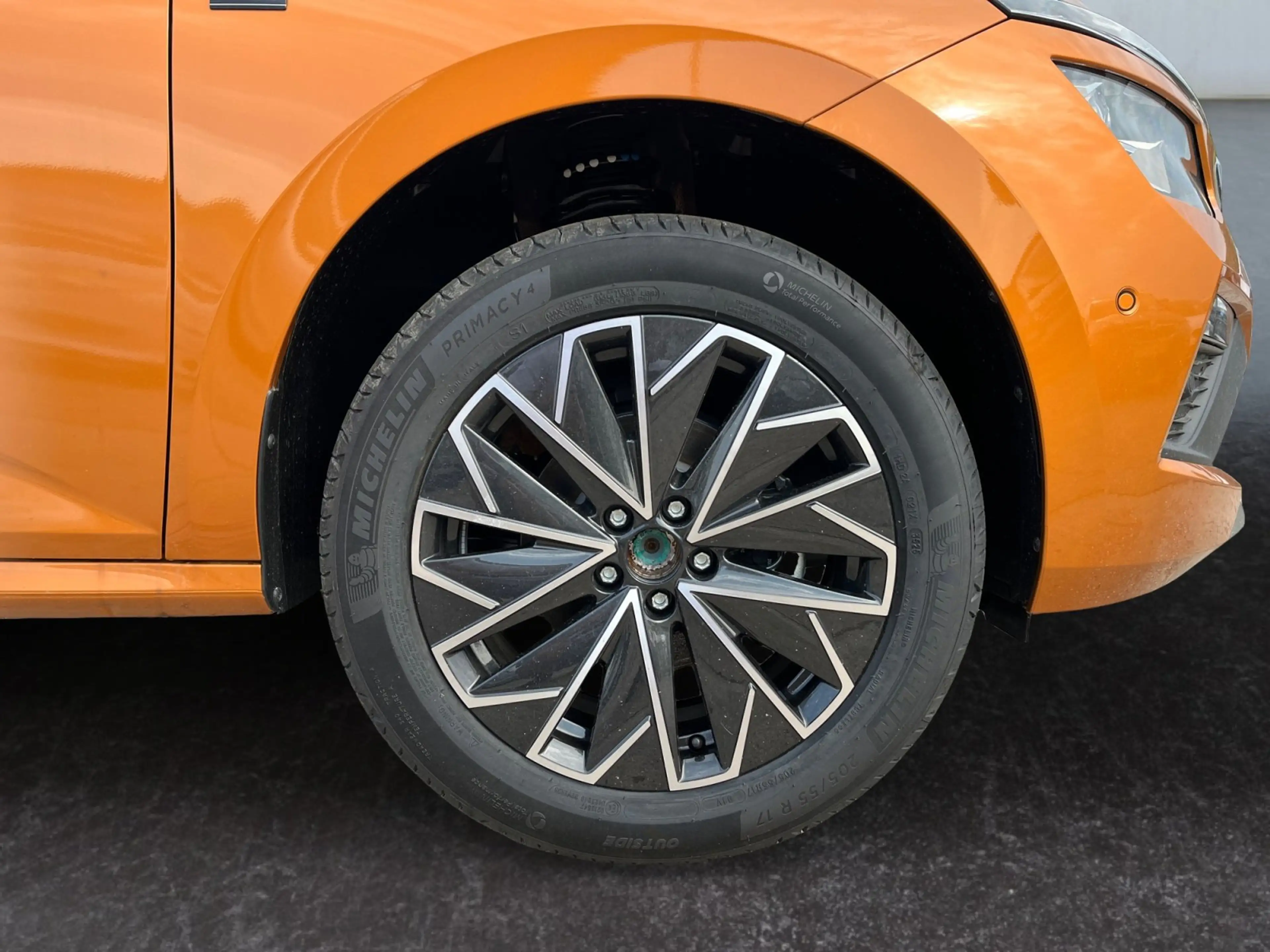 Skoda Kamiq Tour 1.0 TSI Matrix-LED AHK-schwenkbar USB — photo 15