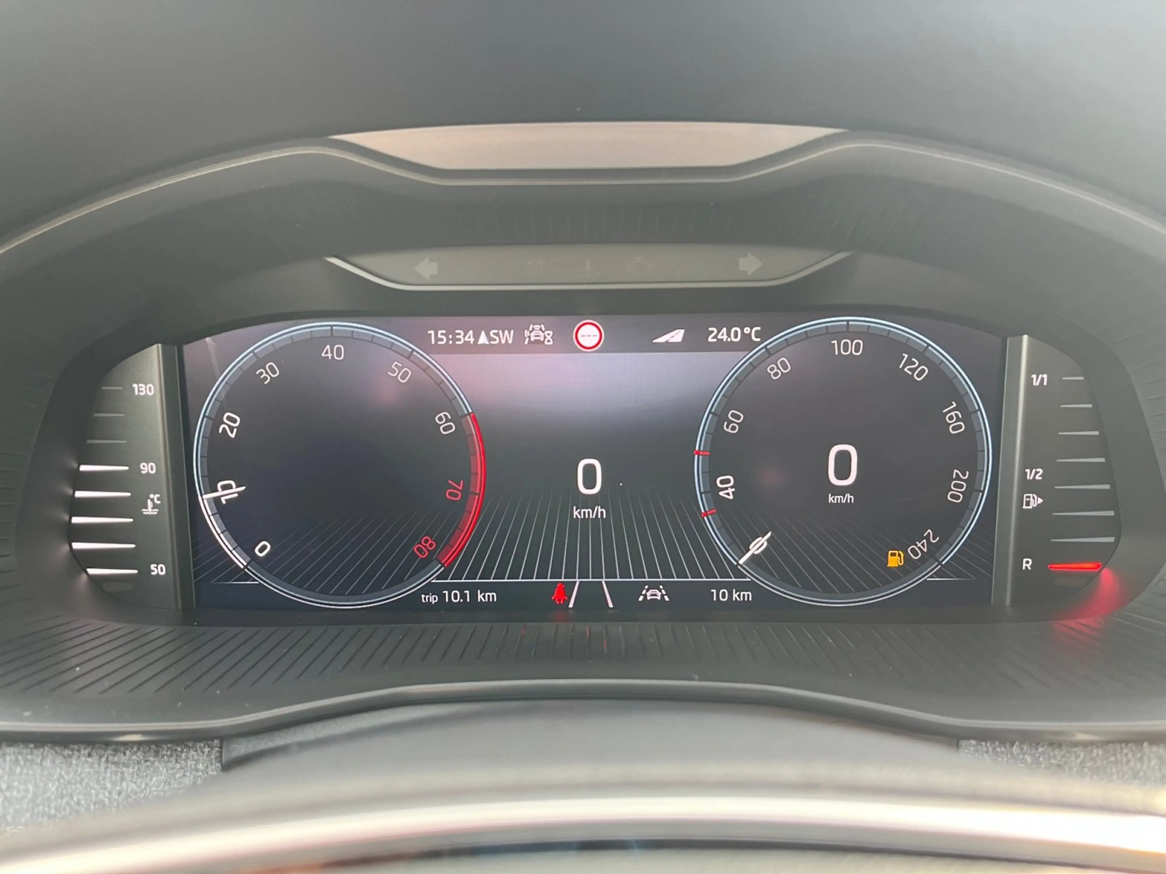 Skoda Kamiq Tour 1.0 TSI Matrix-LED AHK-schwenkbar USB — photo 12