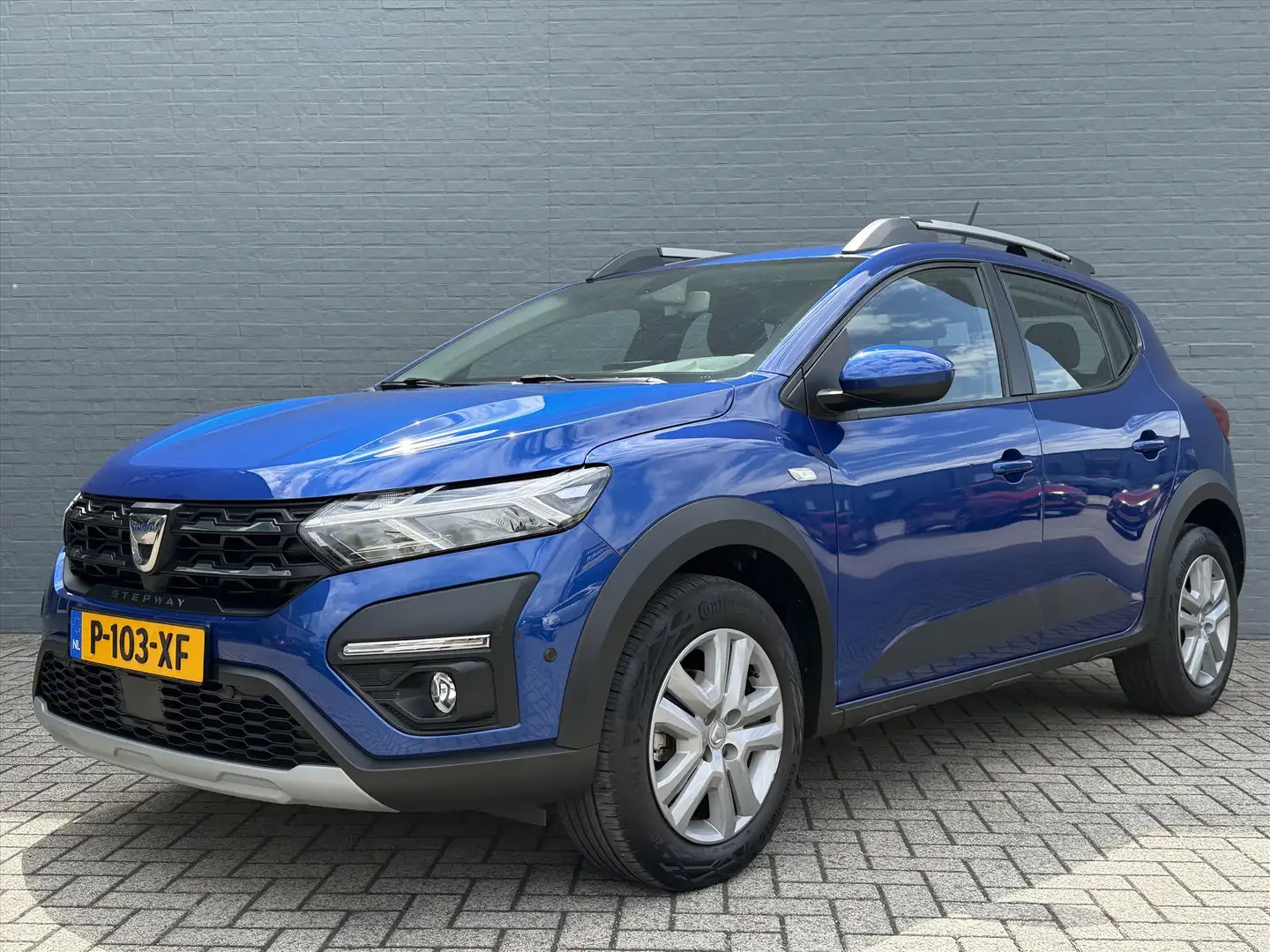 Dacia Sandero 1.0 TCe 110pk Stepway Comfort Blauw - 2