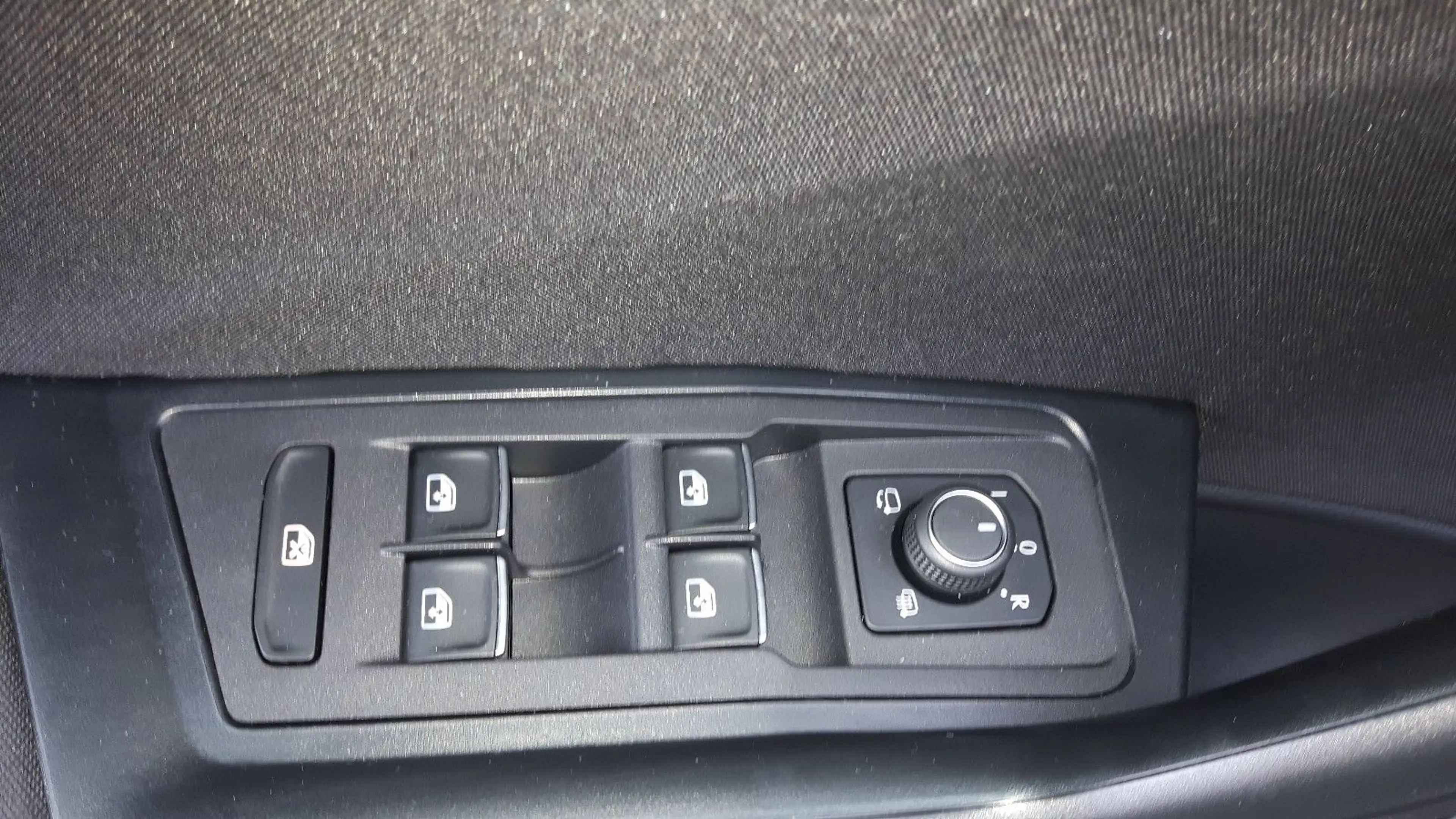 Volkswagen T-Roc 2,0TDi Sport — photo 6