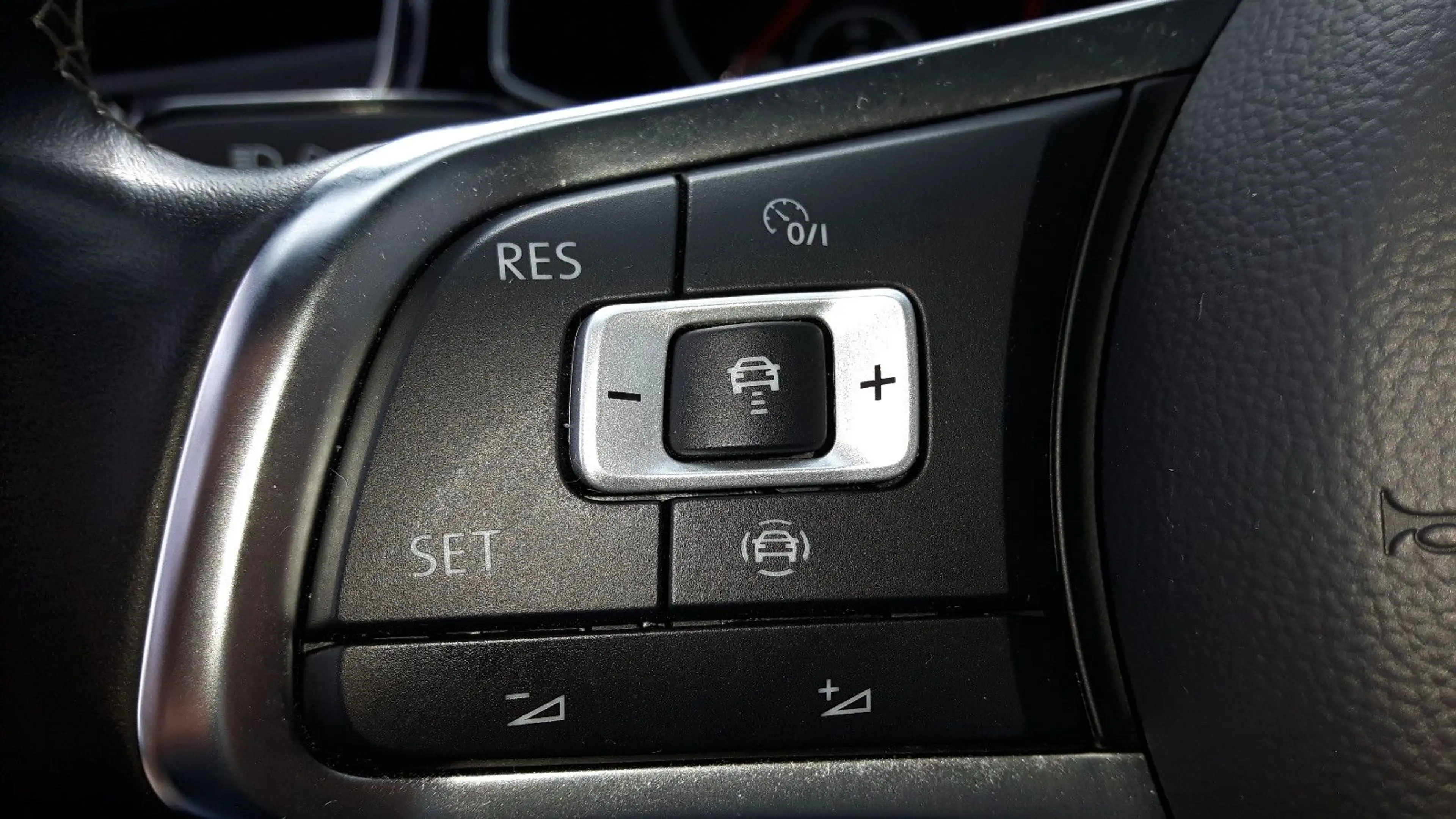 Volkswagen T-Roc 2,0TDi Sport — photo 11