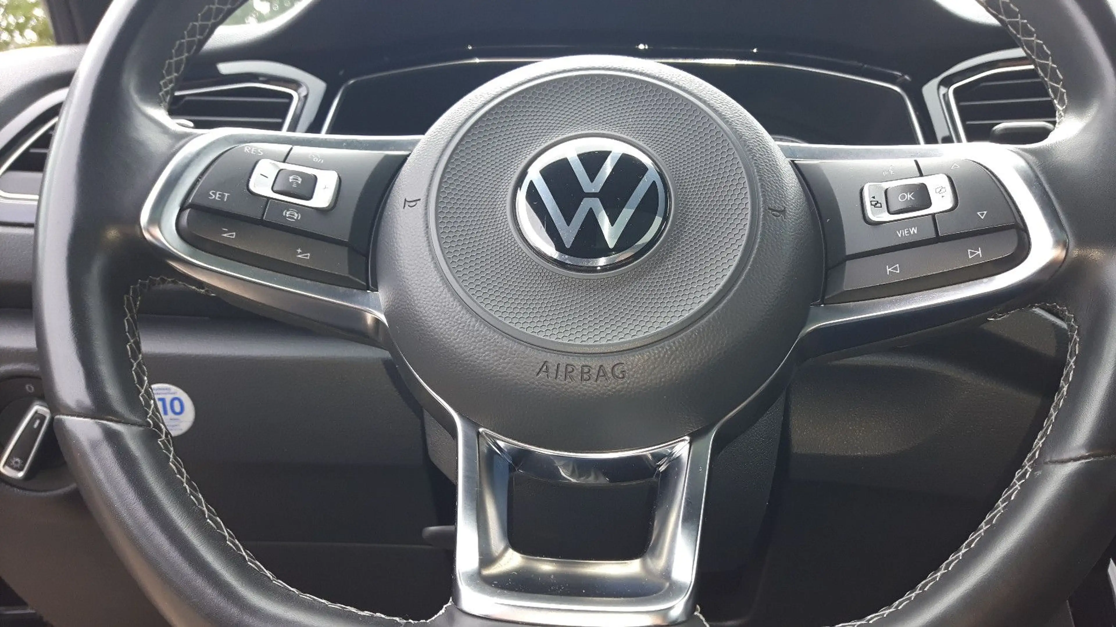 Volkswagen T-Roc 2,0TDi Sport — photo 10