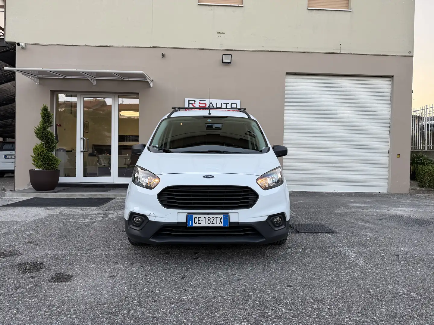 Ford Transit Courier 1.5 TDCI TREND Weiß - 1