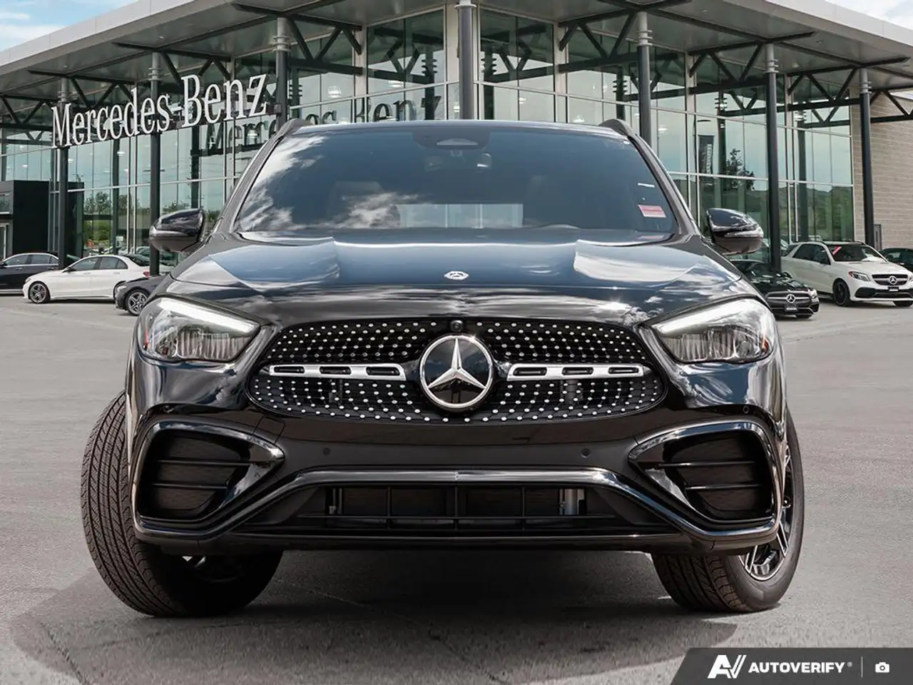 Mercedes-Benz GLA снимка Mercedes-Benz GLA