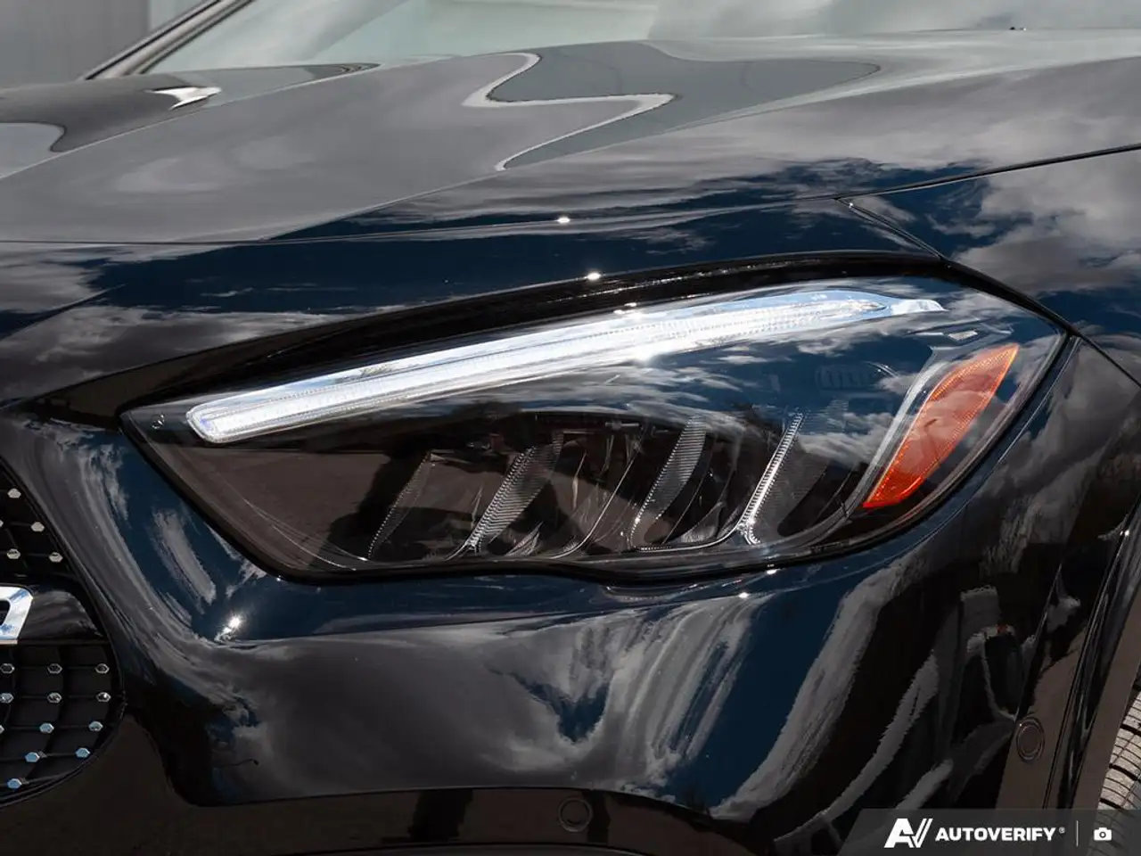 Mercedes-Benz GLA снимка Mercedes-Benz GLA