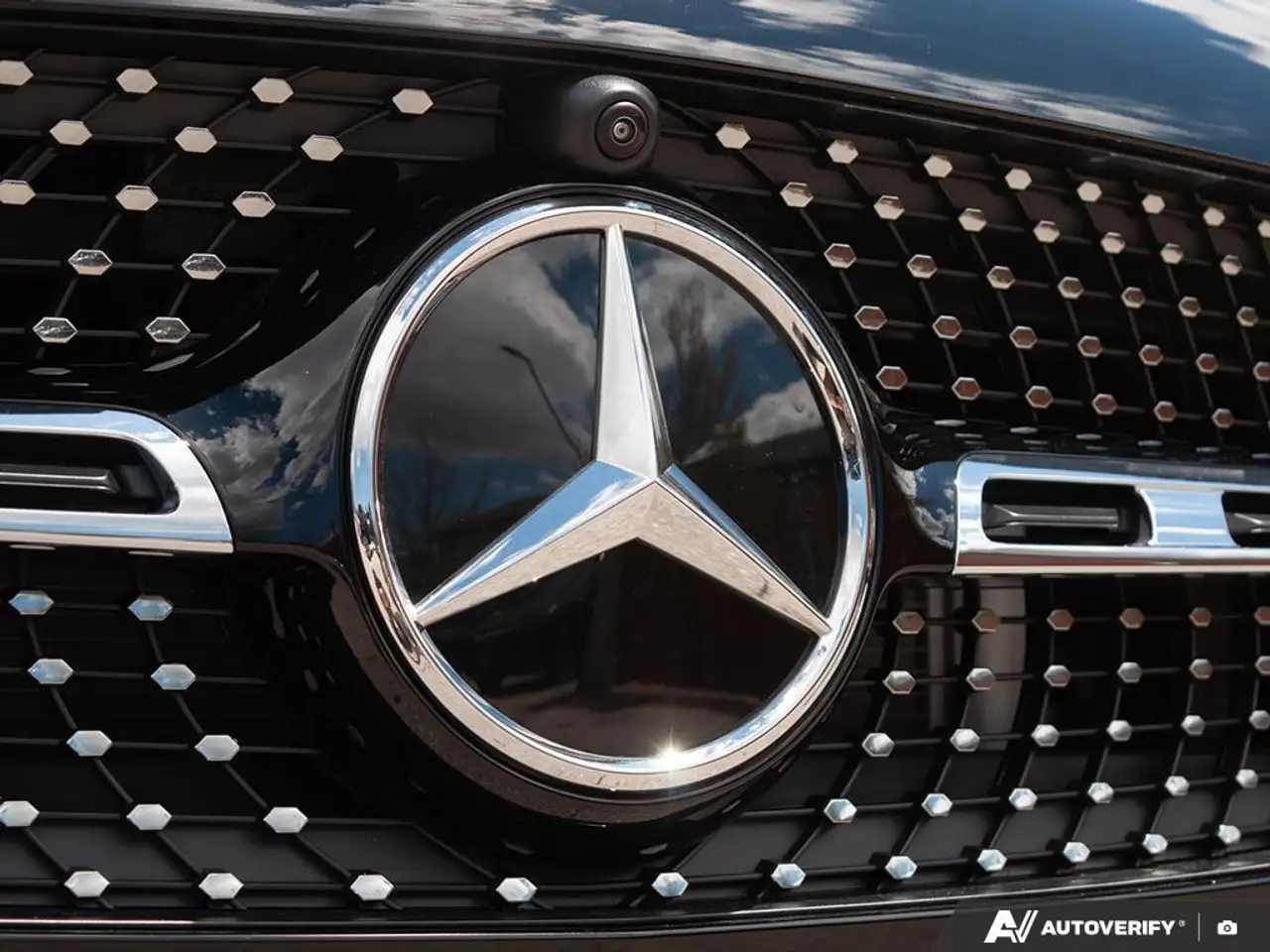 Mercedes-Benz GLA снимка Mercedes-Benz GLA