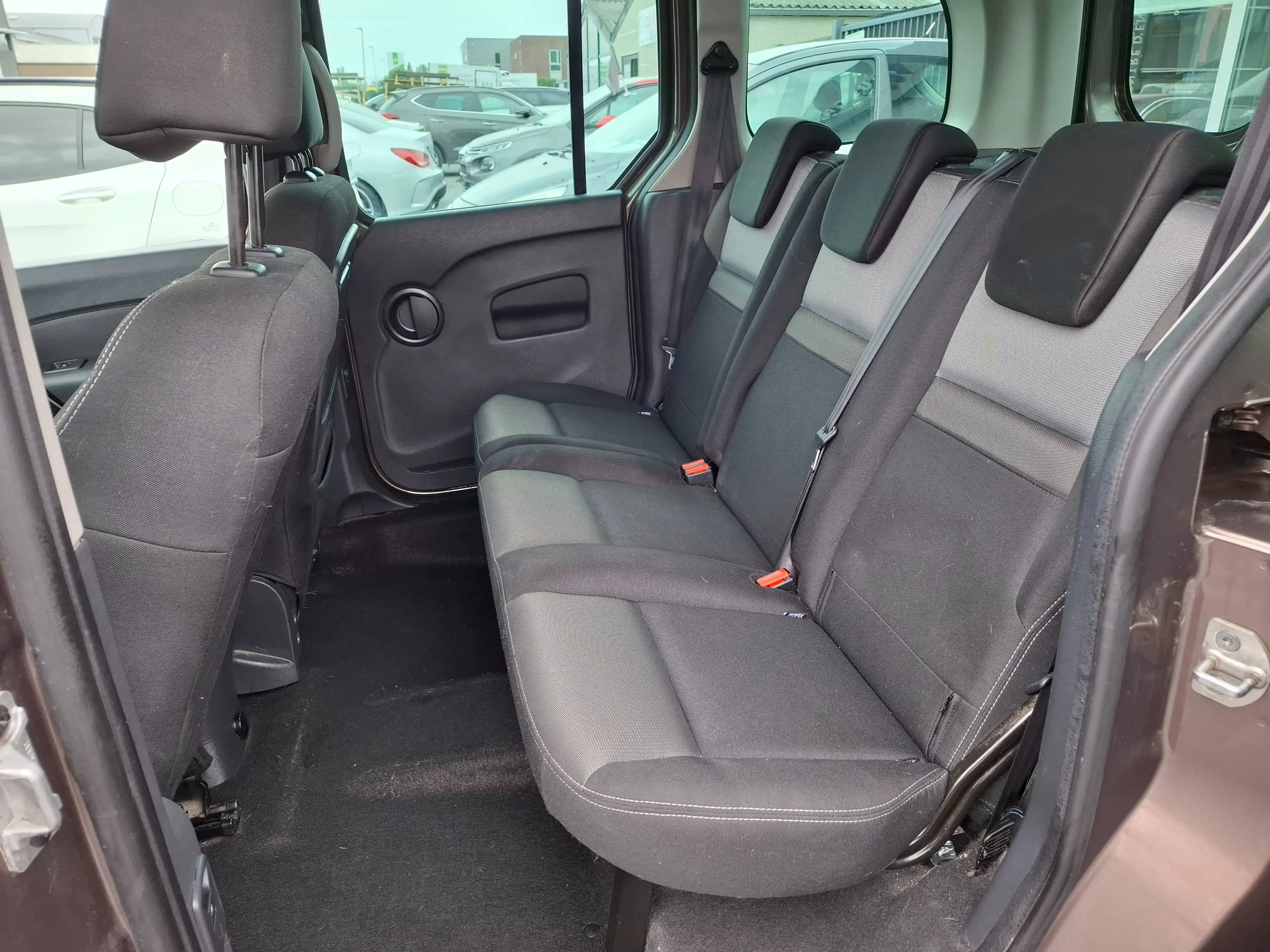 Renault Kangoo Kangoo 1.5 Blue dCi Limited — photo 11