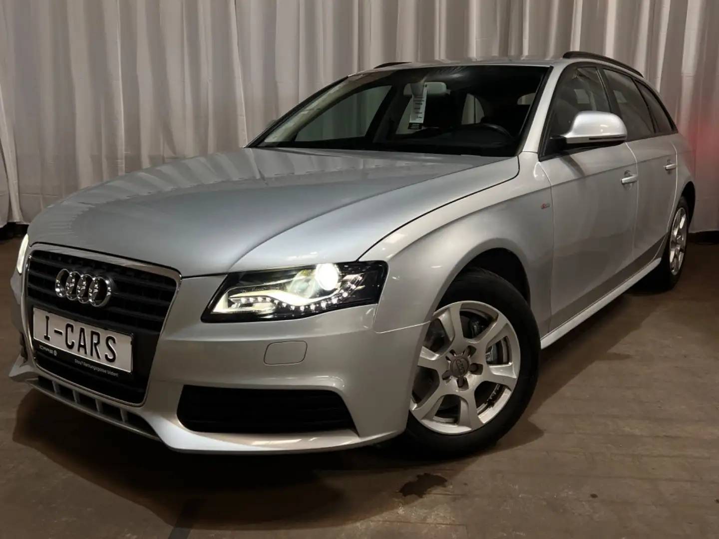 Audi A4 Avant Attraction *S-LINE*TÜV&SER NEU*70969KM! Silber - 2