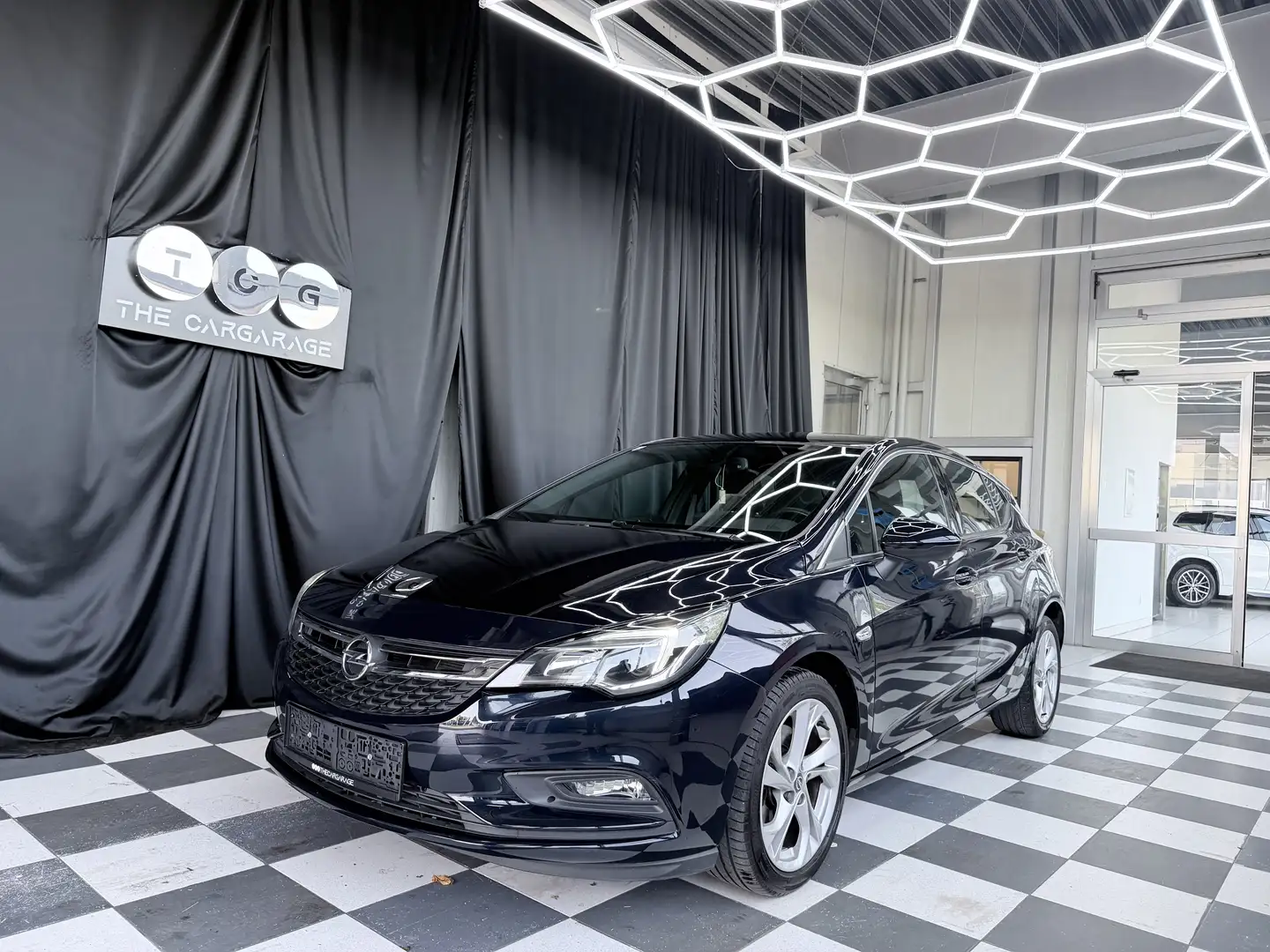 Opel Astra Dynamic Start/Stop 1,6 Blau - 1