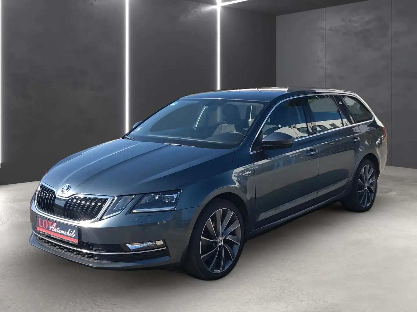 Skoda Octavia Combi L&K 4x4 Grau - 2