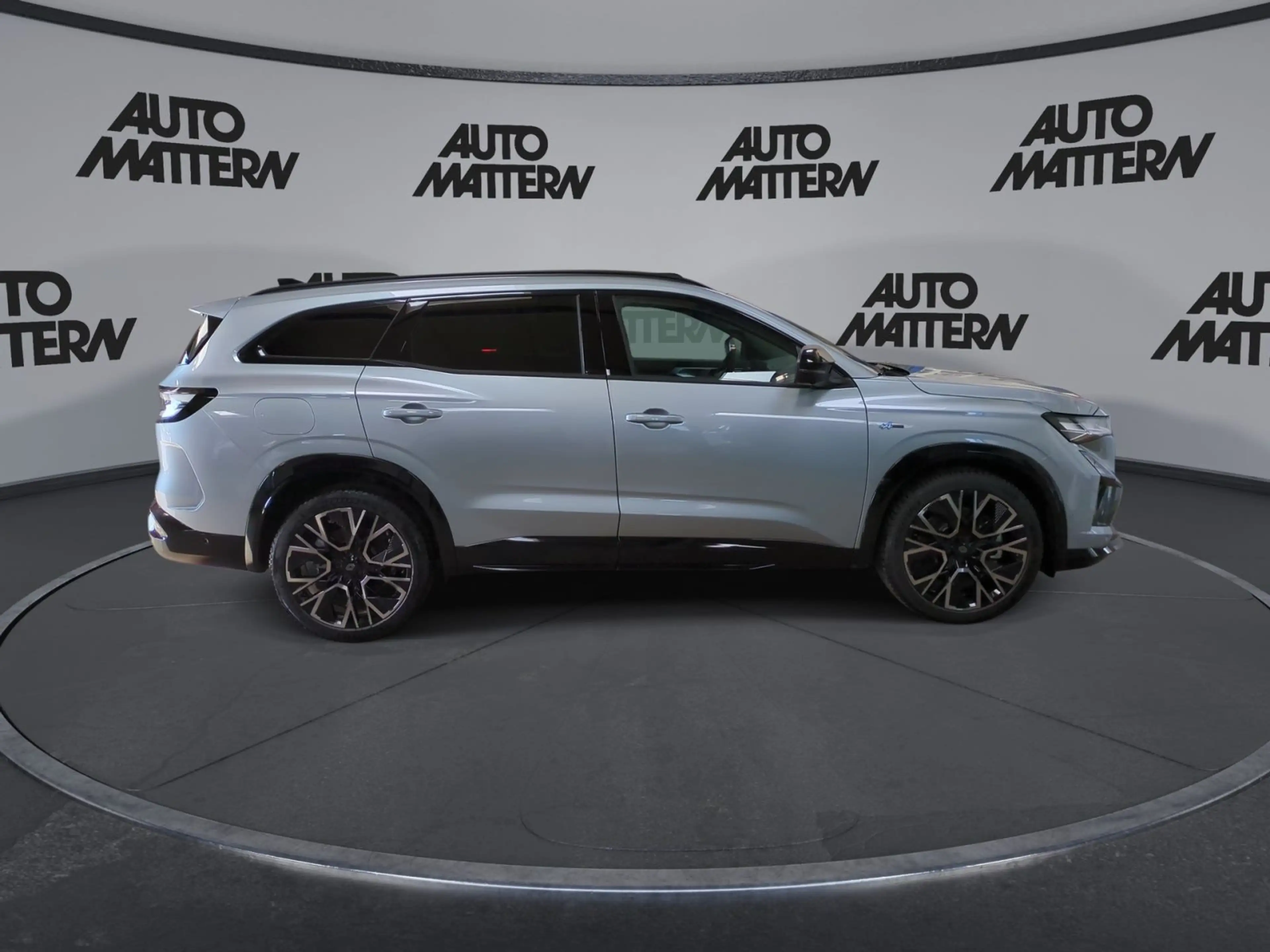 Renault Espace VI 1.2 E-TECH Hybr 200 Esprit Alp 7-Sitze — photo 9