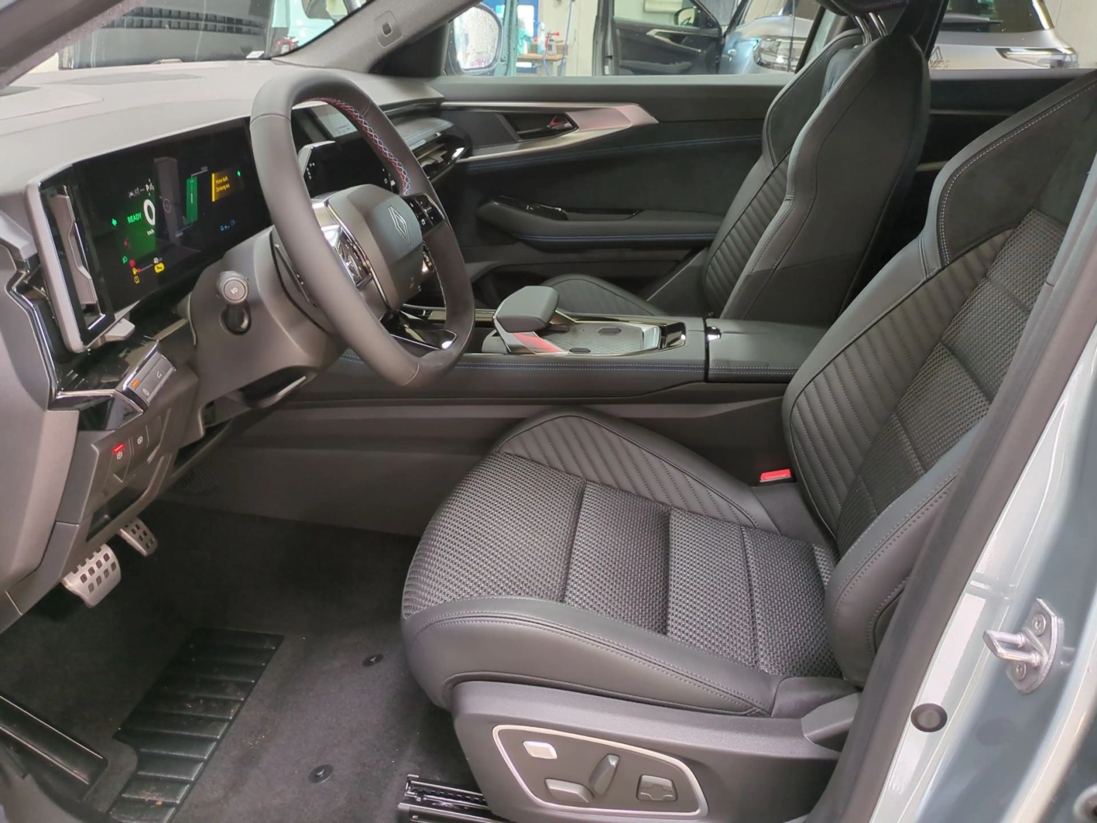 Renault Espace VI 1.2 E-TECH Hybr 200 Esprit Alp 7-Sitze — photo 12