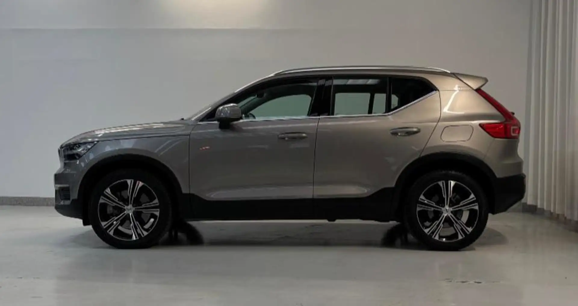 Volvo XC40 1.5 t5 phev Inscription auto my21 Grau - 2