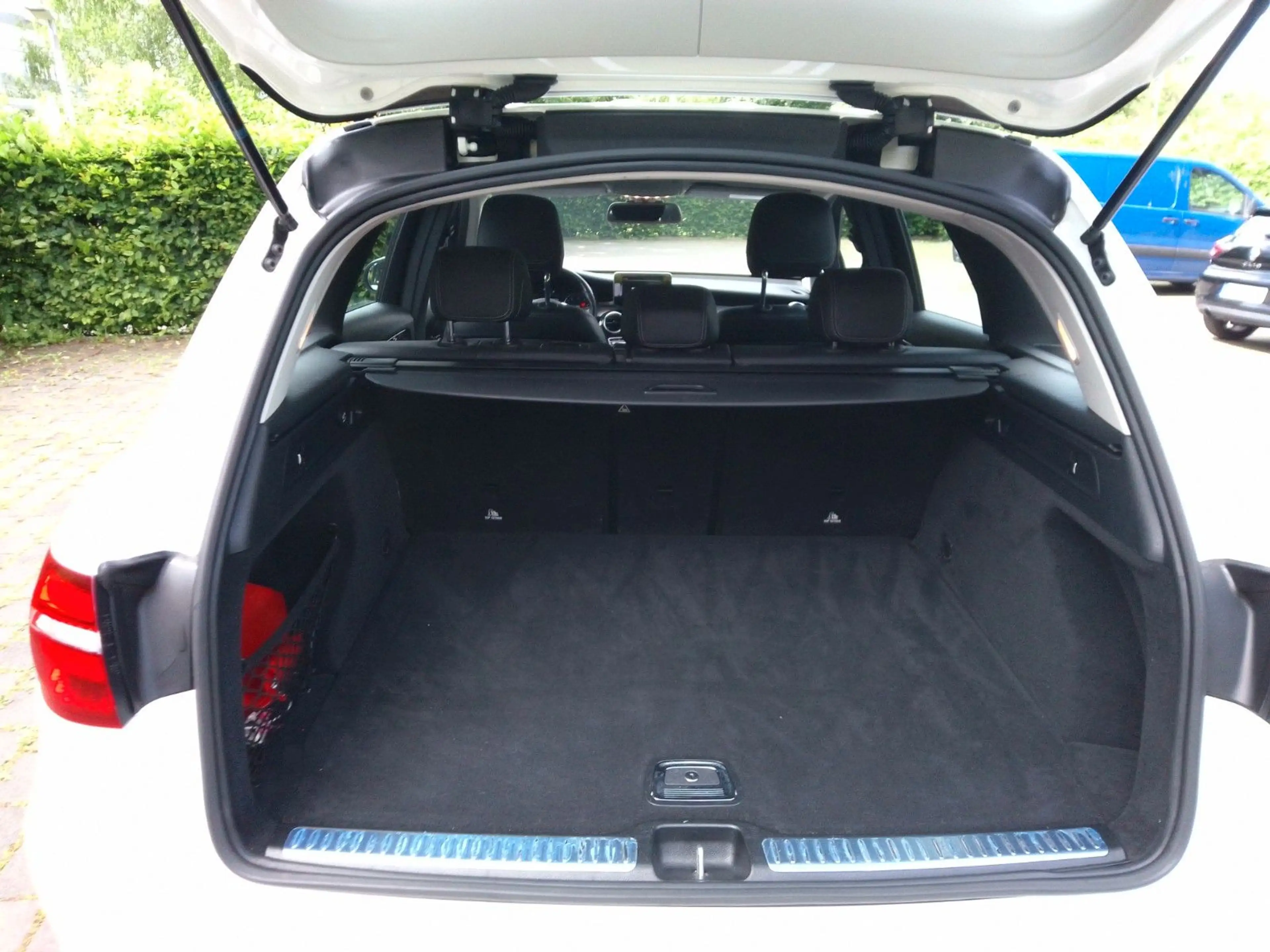 Mercedes-Benz GLC 220 d 4Matic — photo 12