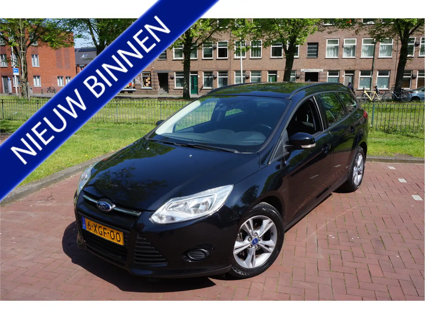 Ford Focus Wagon 1.0 EcoBoost Edition NAVIGATIE CRUISECONT TE Negro - 1