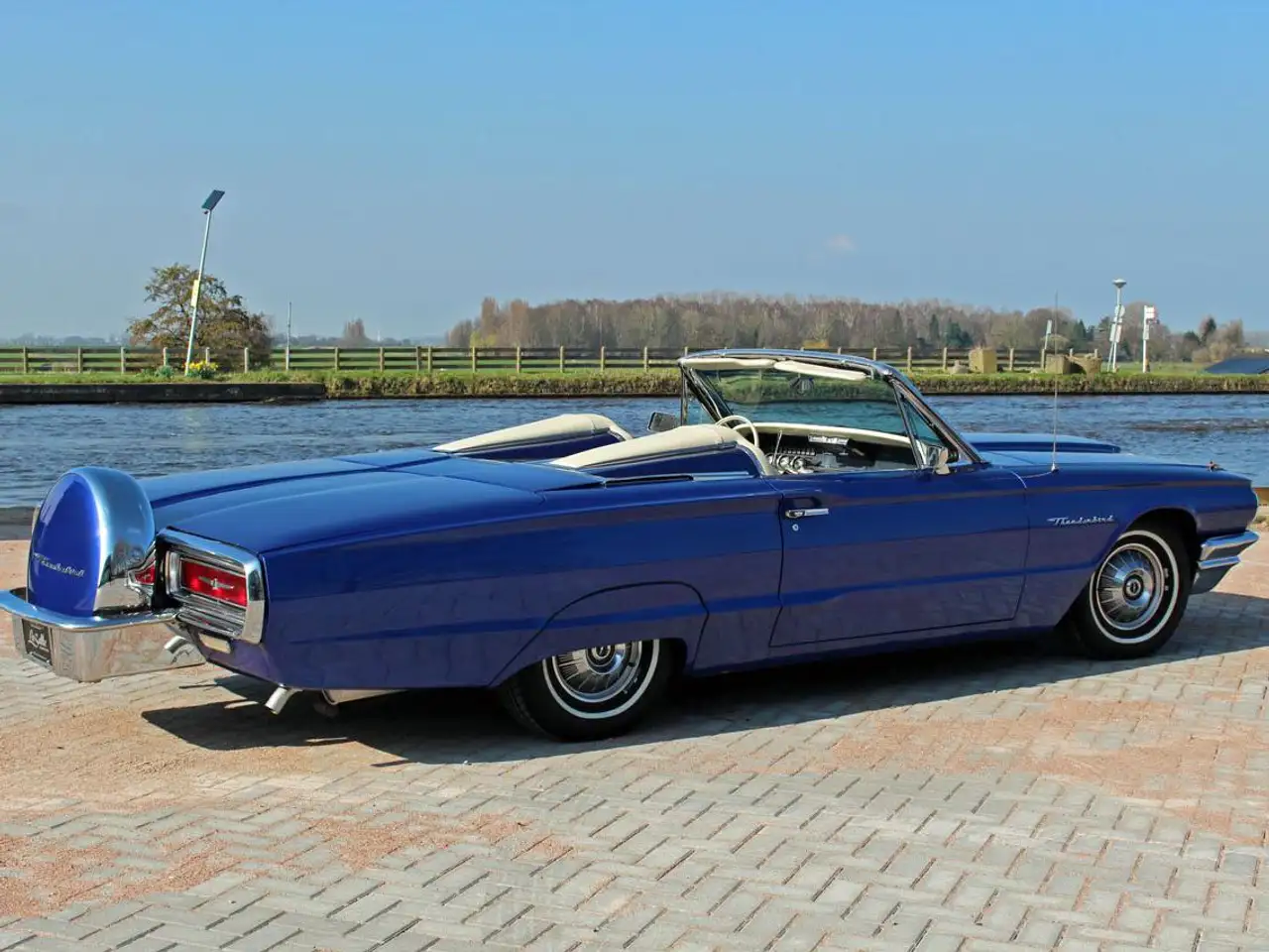 Ford Thunderbird 1964 Roadster - softtop, foto 4