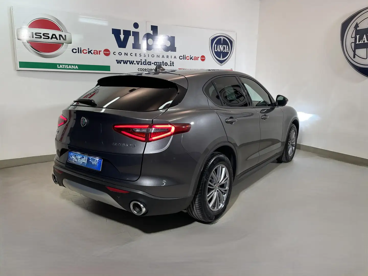 Alfa Romeo Stelvio 2.2 Business td Q4 190cv 3000 EURO OPT!! Grigio - 2