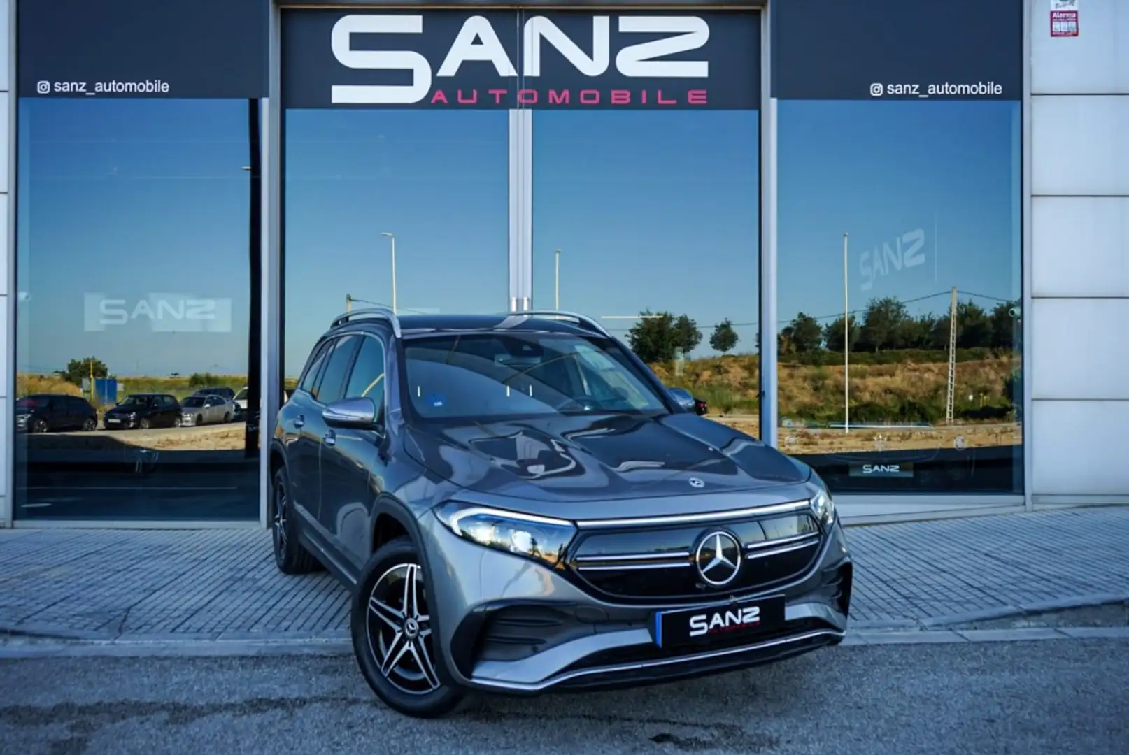 Mercedes-Benz EQB 250 250+ - 1