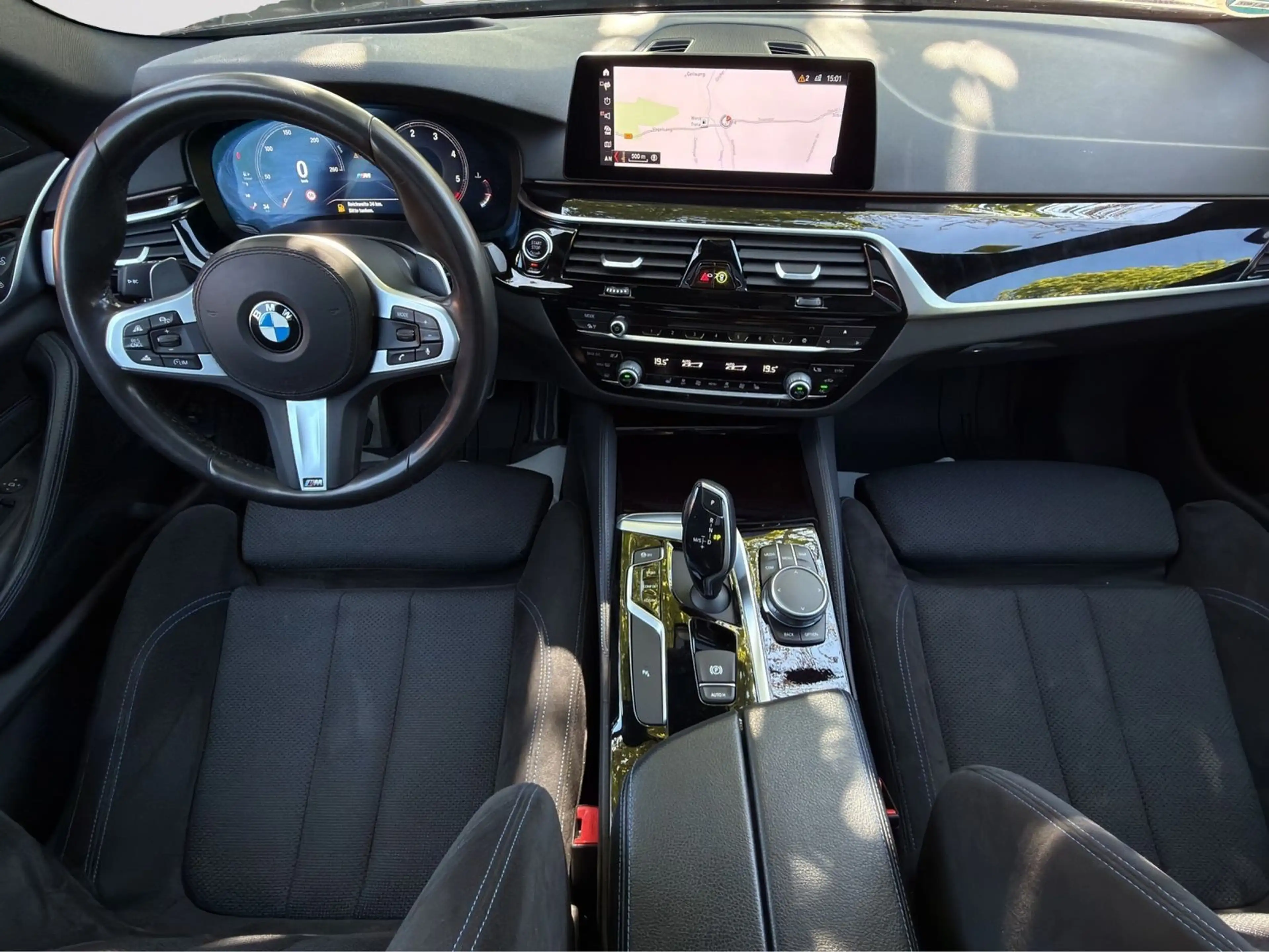 BMW 530 d M Sport ACC|PANO|AHK|HEAD-UP|LED|NAVI|SHZ — photo 11