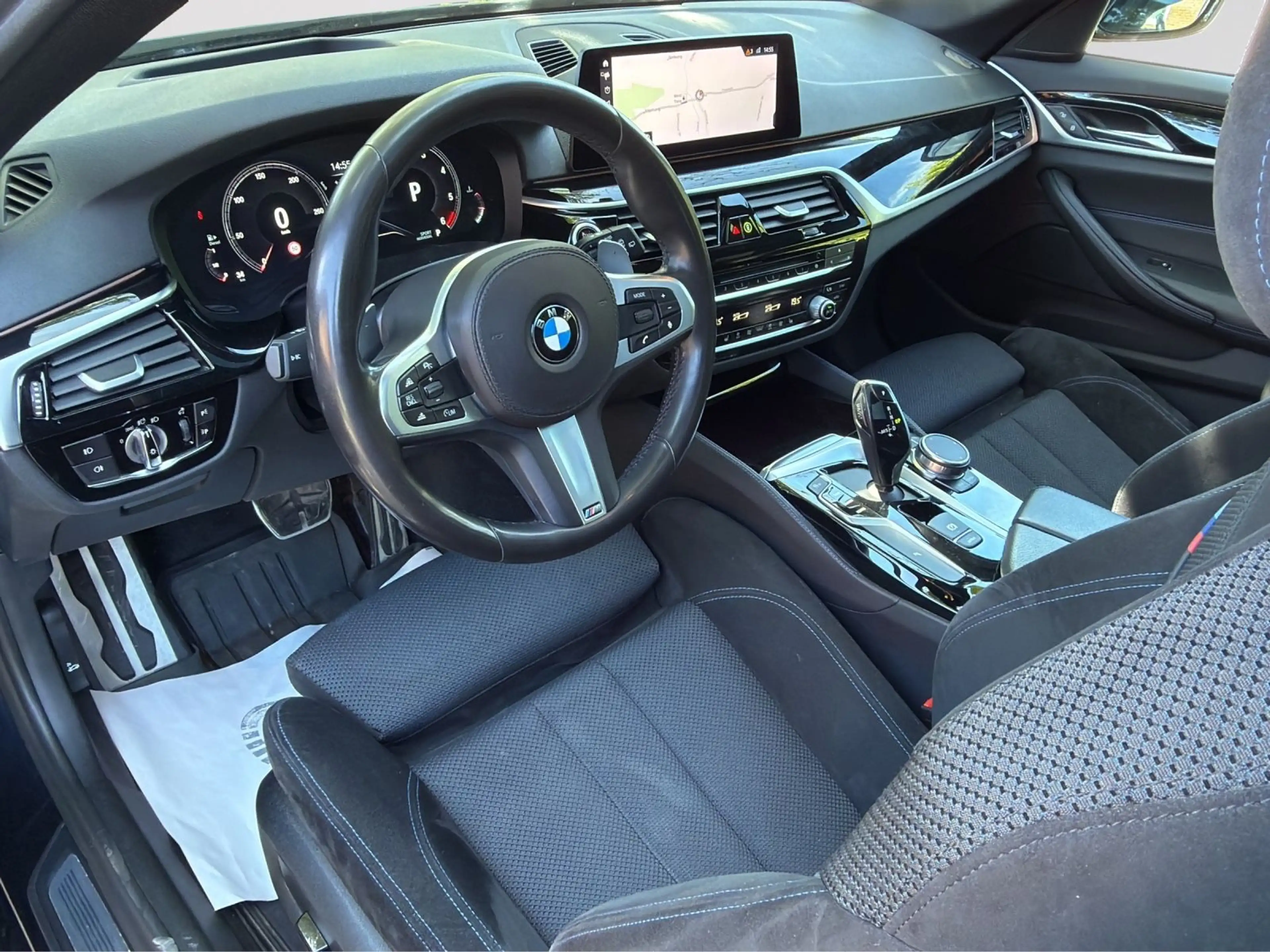 BMW 530 d M Sport ACC|PANO|AHK|HEAD-UP|LED|NAVI|SHZ — photo 5